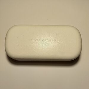 Marc Jacobs Oversized Clam Shell Hard Eyewear Case In Ivory/Cream/Off White